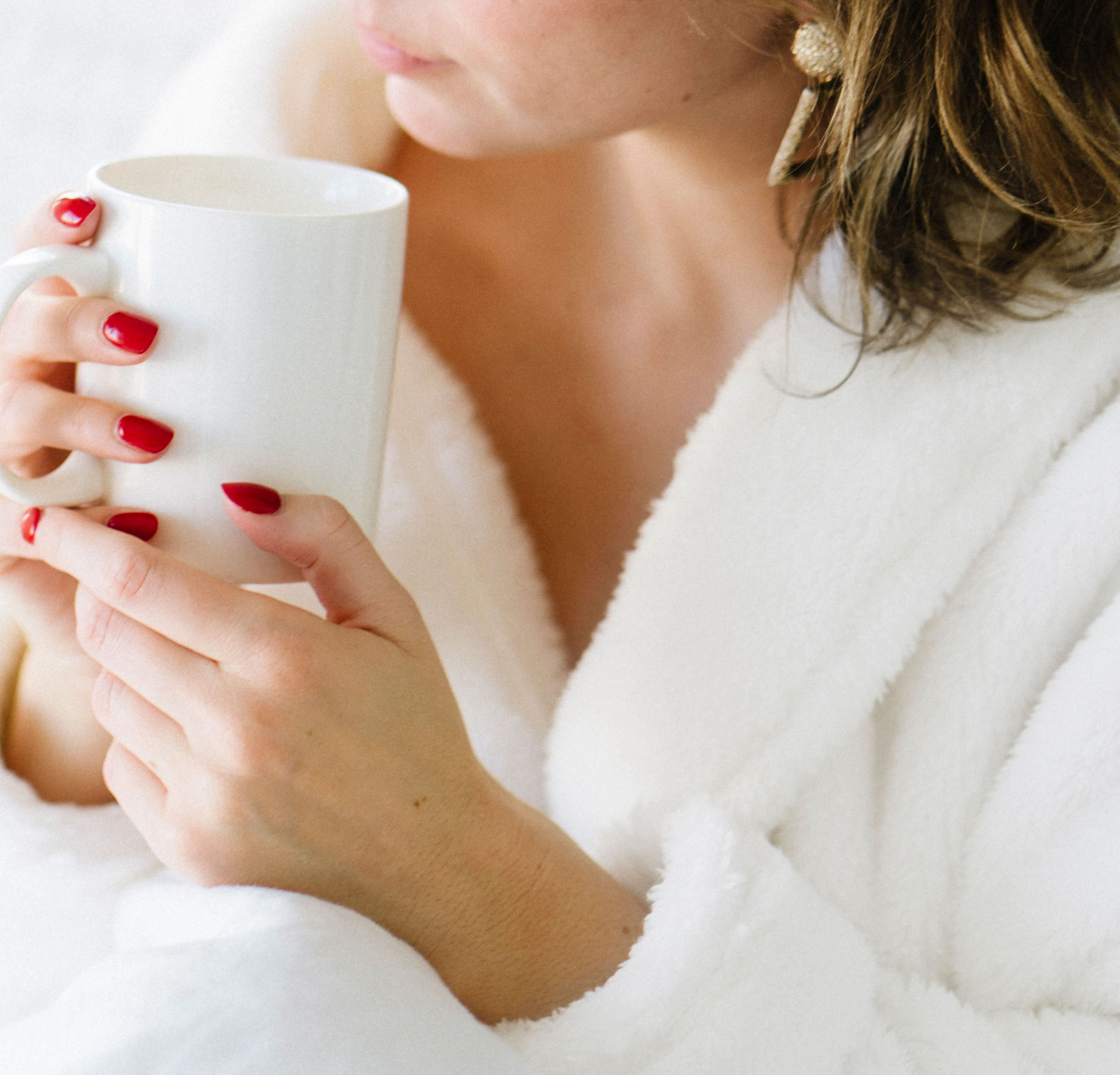 “Client testimonial about Iwona Meyer’s support with DUTCH test interpretation and menopausal symptoms including hot flashes and bloating.”